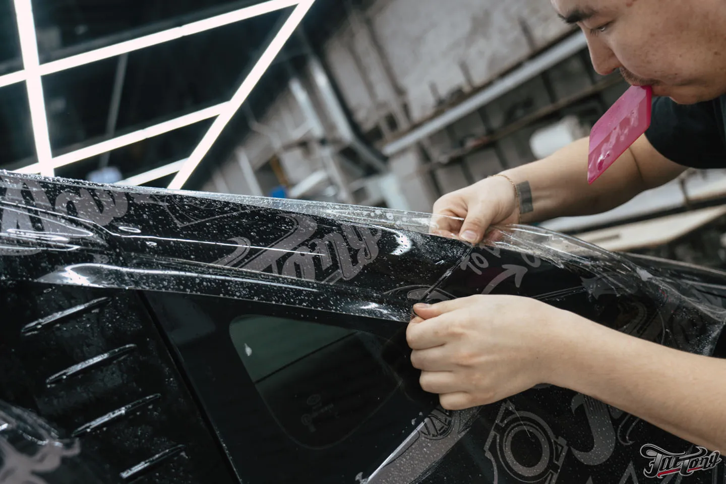 Разработали и реализовали дизайн-проект для Hyundai Staria, нового рабочего автомобиля Fat Tony! Как это было?